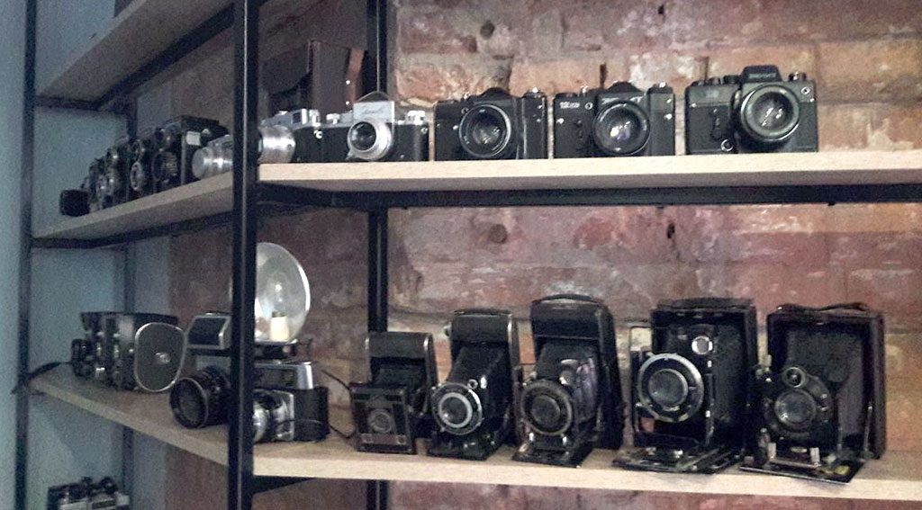 Три фотоапарати вкрали із музею-кав’ярні Monoсle