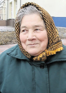 30 років пече короваї Ніна Самійлівна Танасієнко із Березівки, що у Липовці