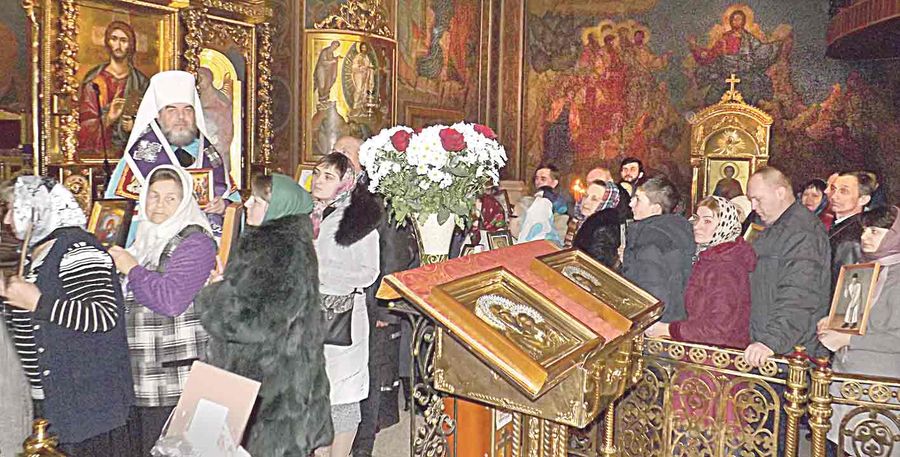 Раз на рік у Вінниці йдуть люди у церкви зі своїми іконами