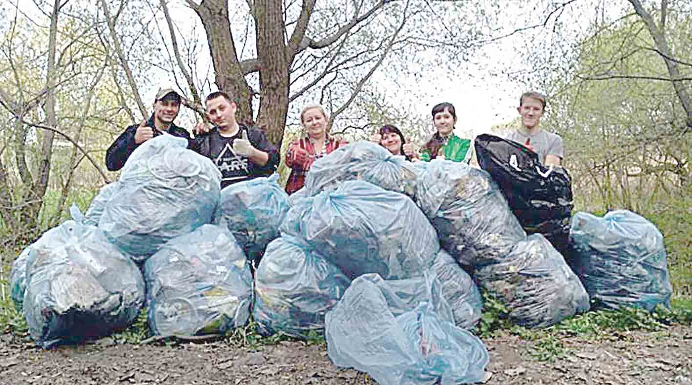 80 мішків сміття зібрали небайдужі заради хворого Ярослава