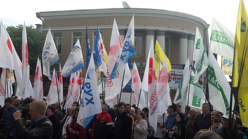 Вінничани під облрадою вимагали новий виборчий кодекс і скасування «гречки»