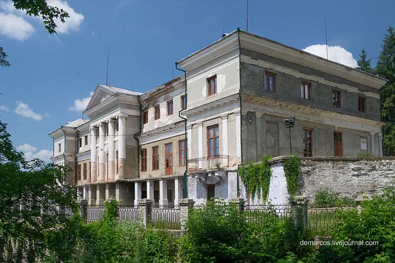 Палац у Мурованих Курилівцях відреставрують за 8 мільйонів гривень