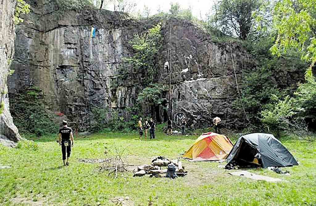 Вінничани готові боротися за скелі Каспіча в Сабарові