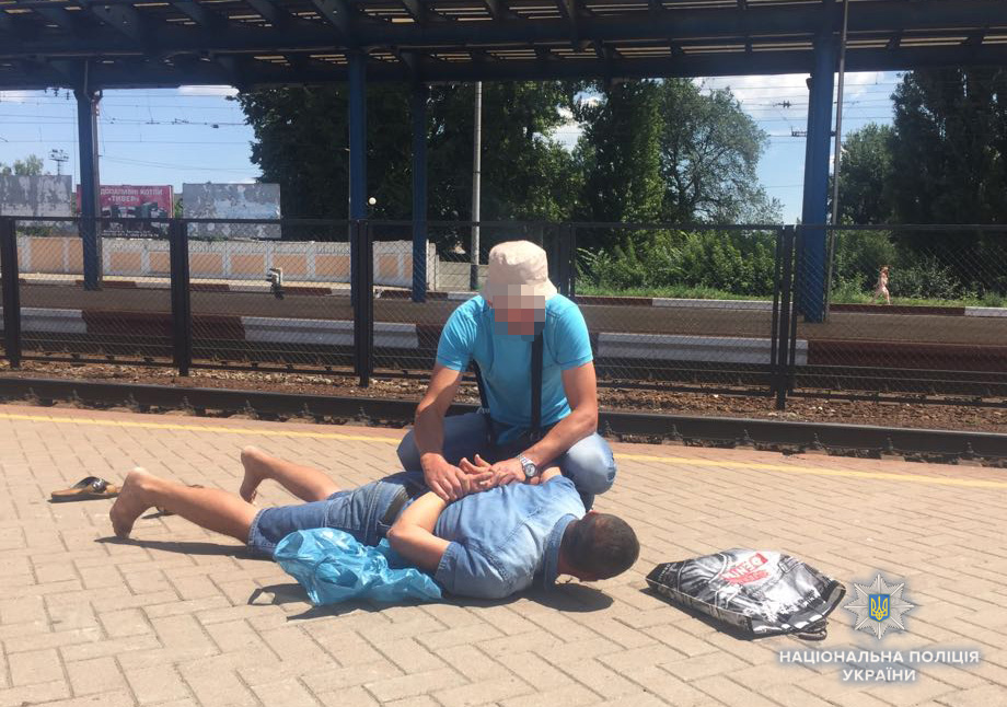 Рецидивіст із Закарпаття обікрав дівчину на вінницькому залізничному вокзалі