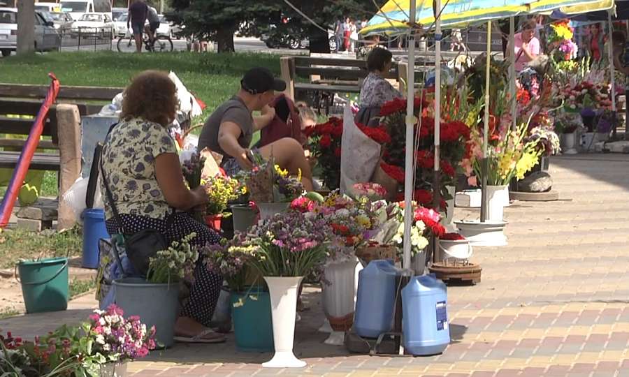 Ринок квітів на «Юності» закриють?