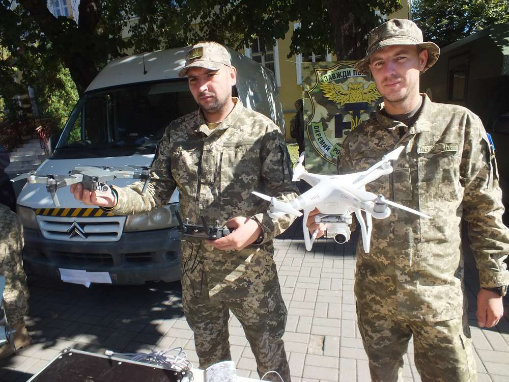 Військові розвідники “131-ого бату”, рятувальники та волонтери влаштували свято для вінничан (фото- та відеорепортаж)