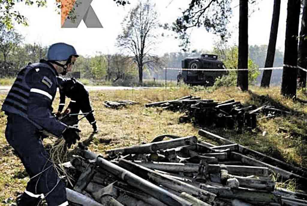 Вінницькі рятувальники та військові теж розміновують арсенал на Чернігівщині