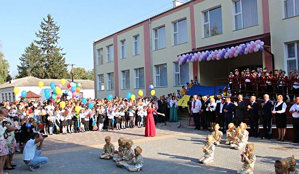 У новозбудованій школі вимикали світло за несплату?