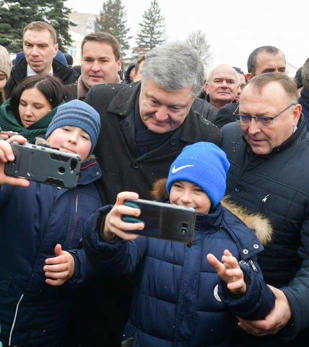 Президент Порошенко пообіцяв підтримати ФК «Нива»