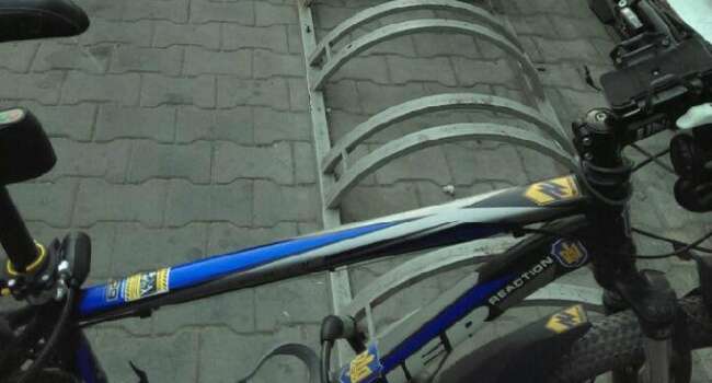 Компанія із пістолетом напала на велосипедиста в центрі Вінниці