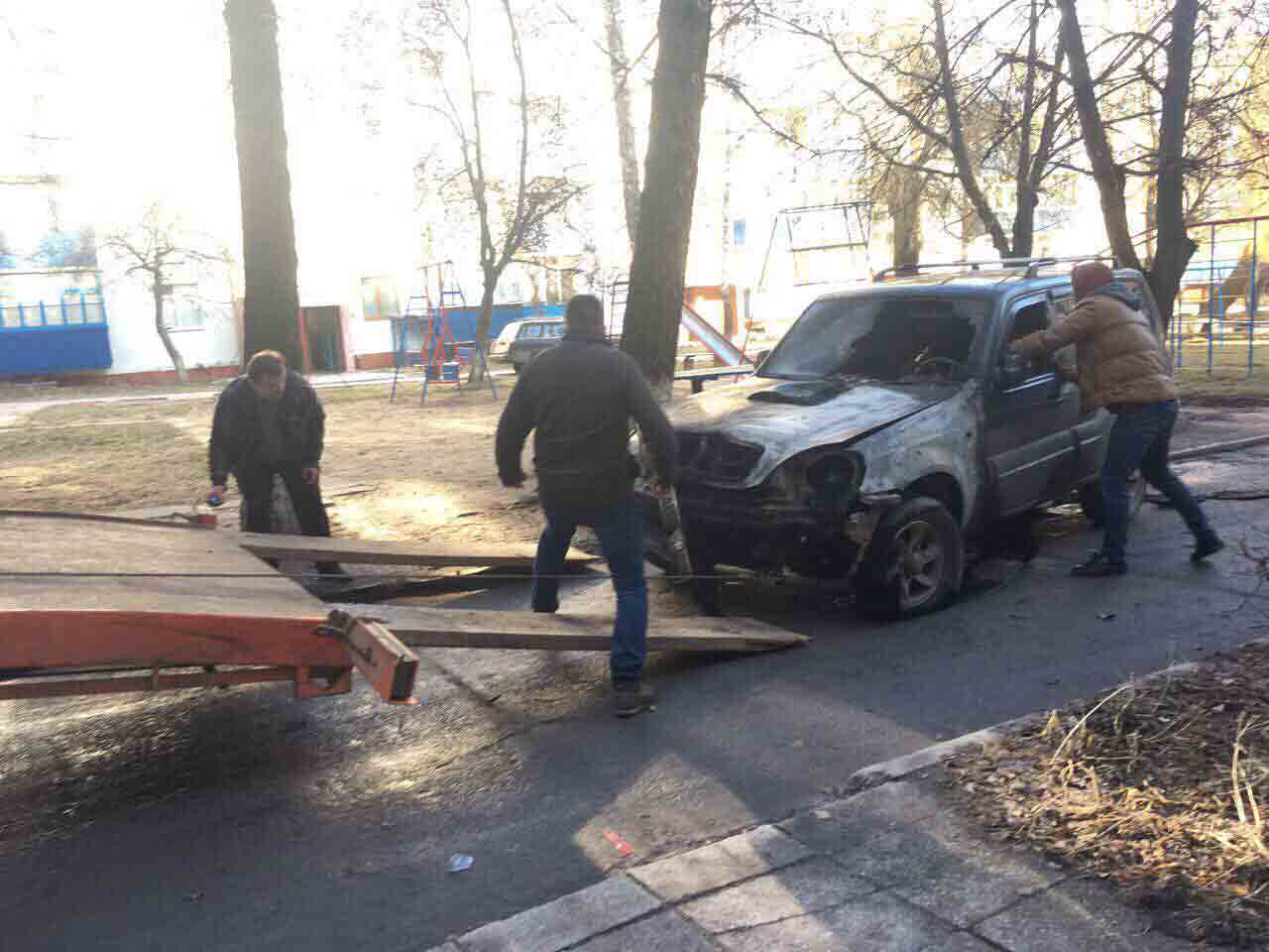 Фермерам із Бара спалили дві машини. Перед тим рейдери віджали підприємство