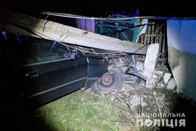 П’яний водій збив стовп на Літинщині