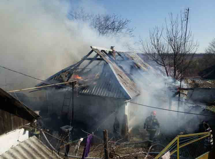 Втратила хату та чоловіка жмеринська вихователька. Давайте разом допоможемо погорільцям