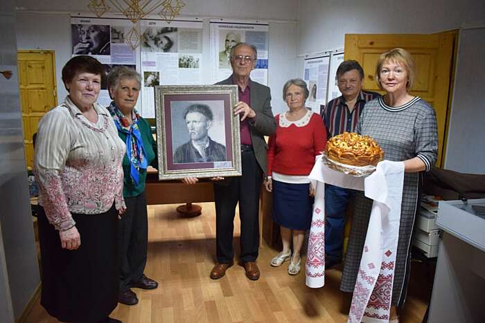 Вишитий портрет Устима Кармалюка отримав музей у Літині