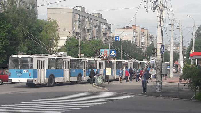 О 8.32 на Келецькій відновили рух тролейбусів у Вінниці. Стояли більше години (відео)