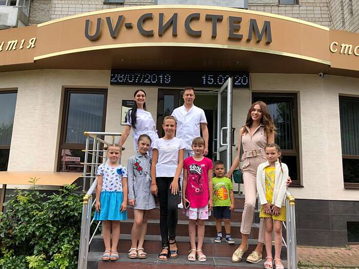 Здорові усмішки подарувала дітям учасниця конкурсу “Міс Україна” Анастасія Коваль