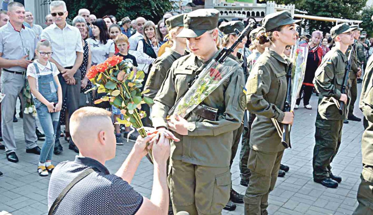 Під час присяги під вежею нацгвардійці освідчився коханий