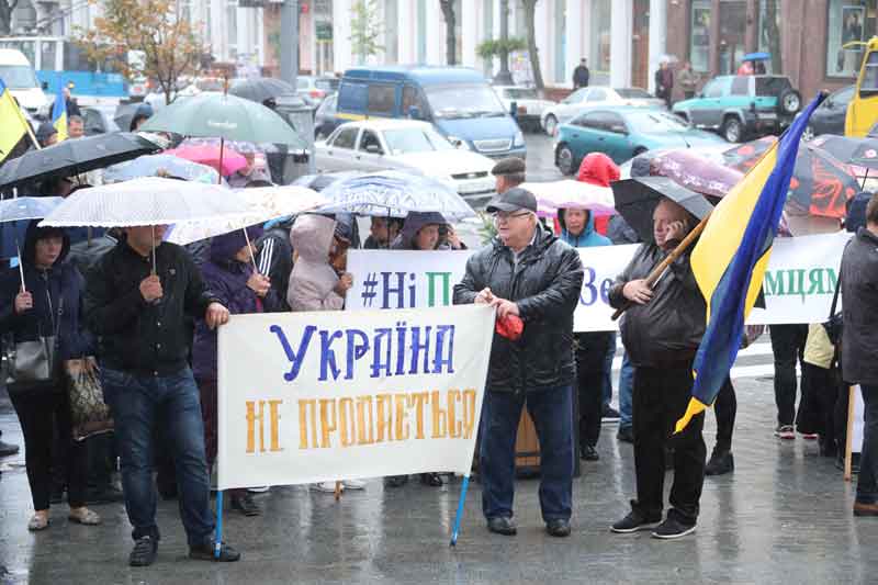 Земельний пікет, депутатська діджиталізація і скандал навколо “Водоканалу” – депутати обласної ради відкривають новий сесій ний сезон (відео)