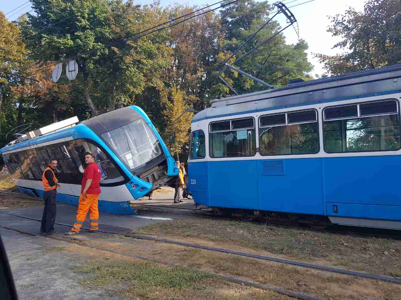 Трамвай зійшов із рейок у Вінниці