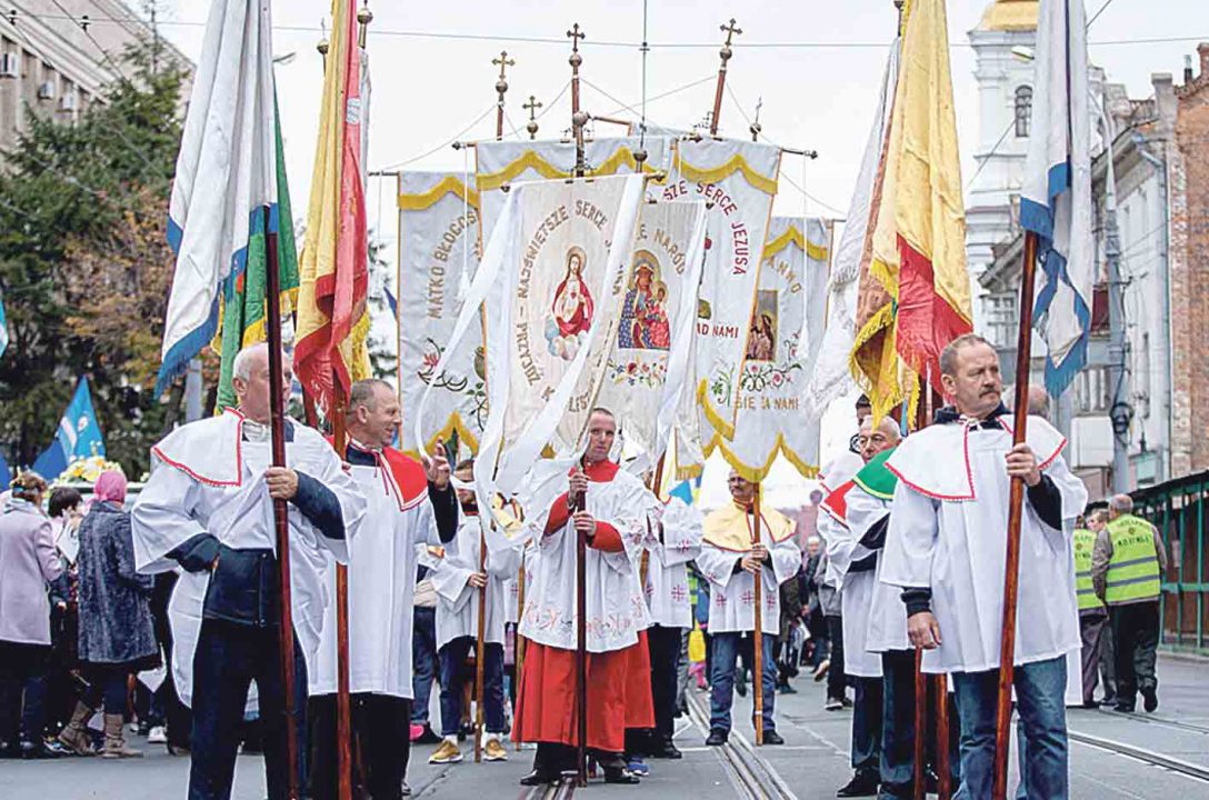 Марш родин у Вінниці очолив Папський нунцій