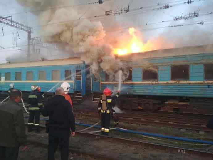 Пасажирський потяг горів у Вінниці