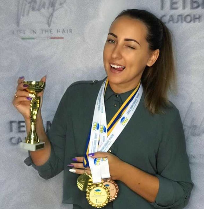 Перукар Олена Росошенко із Гайсина стала Чемпіоном України в номінації «Стильний хвіст»