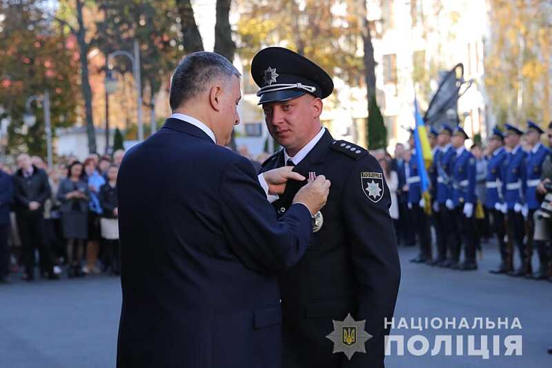 Медаллю «За врятоване життя» нагородив Аваков поліцейського з Вінниччини