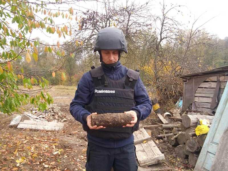 Снаряд, міни, гранату й набої знайшли у Бершадському районі