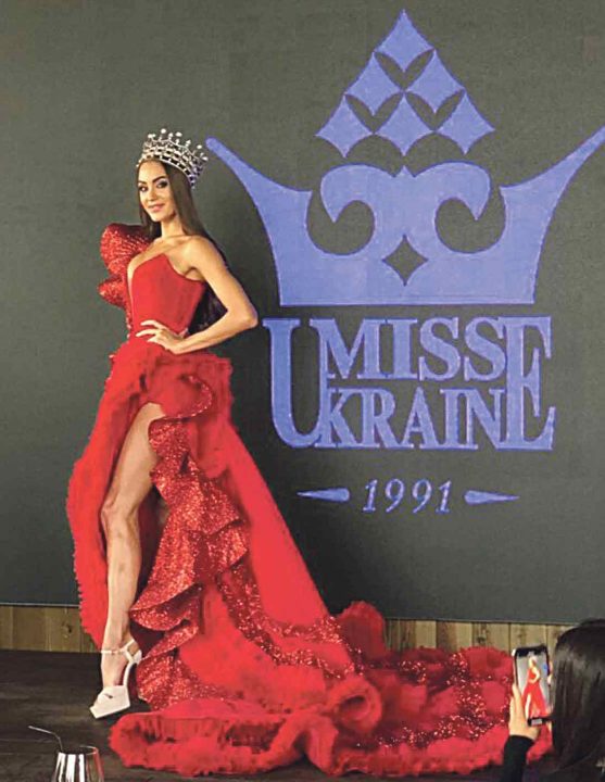 Вінницька дизайнерка створила ефектну сукню для конкурсу «Міс світу-2019»
