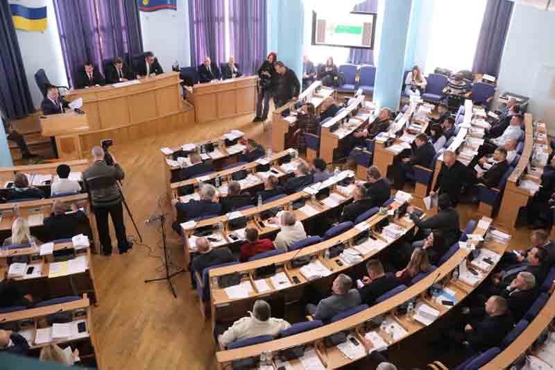 Урізаний бюджет Вінниччини депутати схвалили після гарячих дебатів (відео)