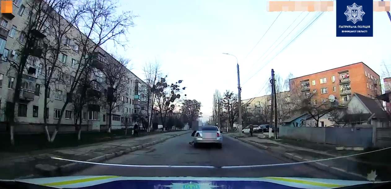 Азербайджанець кілометр протягнув машиною іншого водія