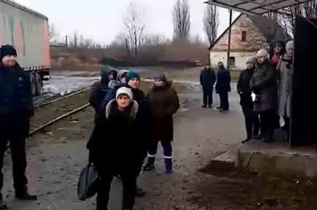 Повстала Северинівка через борги на заводі