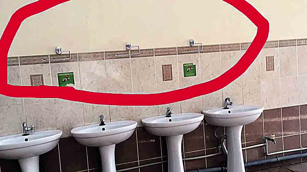 Рушники й мило забрали після від’їзду обласних чиновників