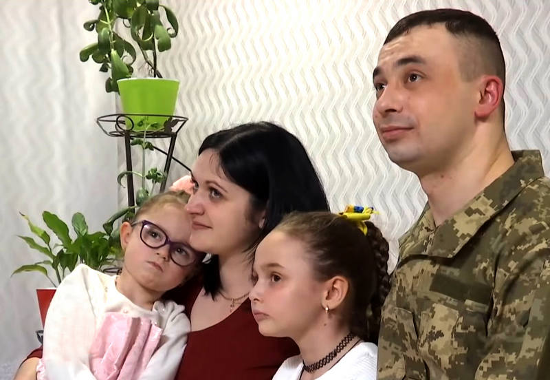 Полонений Сергій Глондар, дружина якого з Вінниччини, вперше побачив молодшу доньку на Валентина