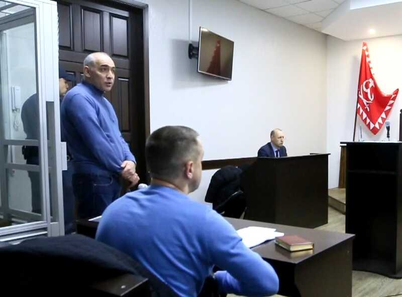 Підсудний депутат облради Яремчук прийшов на слухання до судді Каленяка без конвою… Подіяли «апельсини ганьби»? (відео)