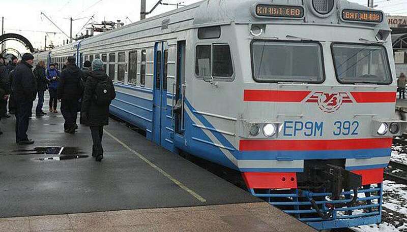 Жорсткий карантин: в Україні з 18 березня припиняють рух всіх поїздів та електричок