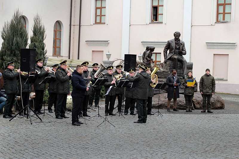 Поезію Кобзаря у супроводі військового оркестру виконали вінницькі нацгвардійці