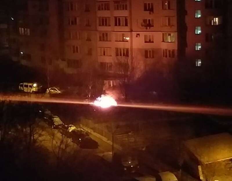 Вночі на Поділлі у Вінниці горів автомобіль (відео)