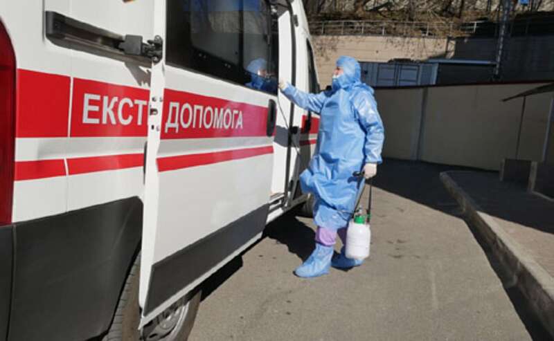 13 хворих на COVID-19 за день в Україні. Підозри на Вінниччині. Чи будуть вводити надзвичайний стан?