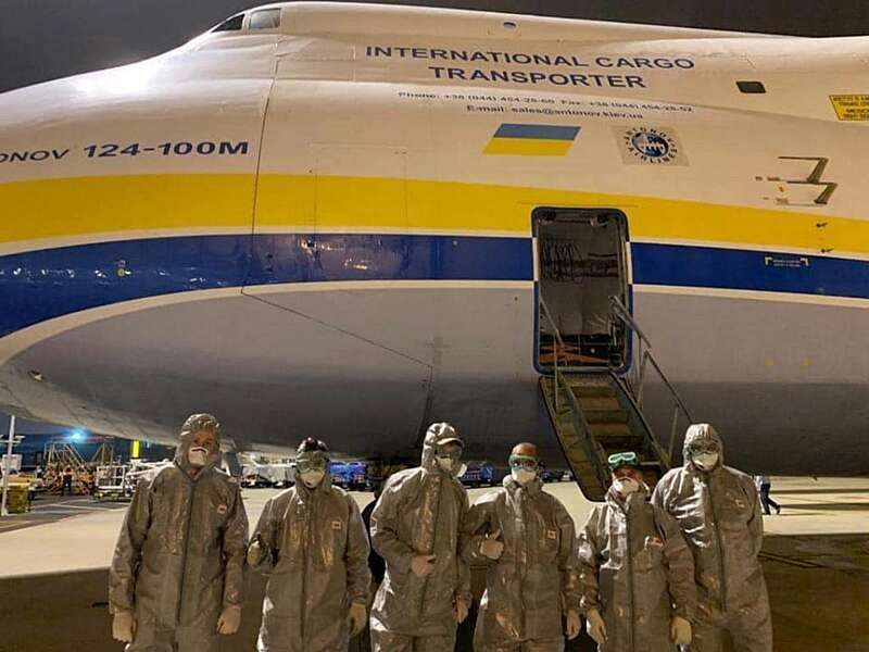 Літак-гігант АН-225 «МРІЯ», в екіпажі якого вінничанин, доставив медвантаж у Варшаву. На черзі Україна!