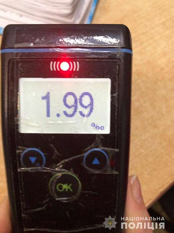 П’яний водій пропонував хабар інспекторам