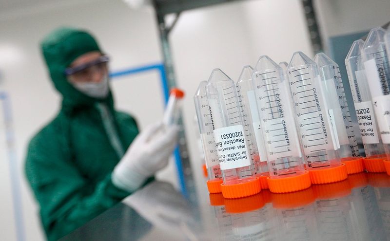 В Україні – черговий антирекорд. 921 людина протягом минулої доби інфікувалася коронавірусом