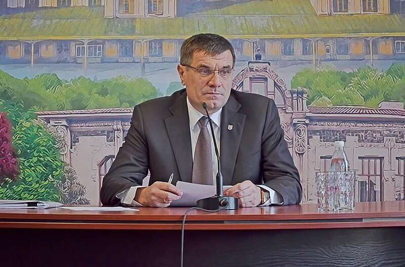 Міський голова Жмеринки Анатолій Кушнір повернувся у свій кабінет через 2 роки (відео)