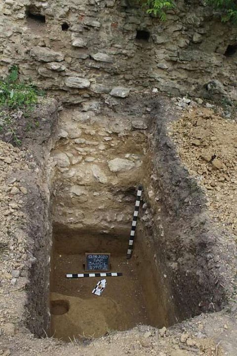 Під час розкопок Барського замку знайшли нові артефакти