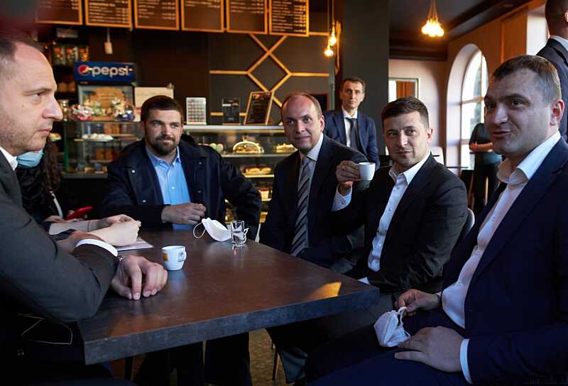Президент Зеленський отримав штраф за каву в Хмельницькому