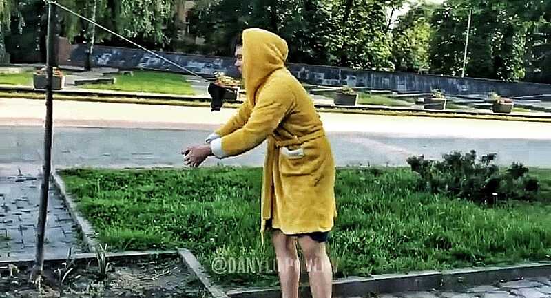 Прання шкарпеток у центрі Вінниці, умивання зеленкою – нові забави школярів на карантині