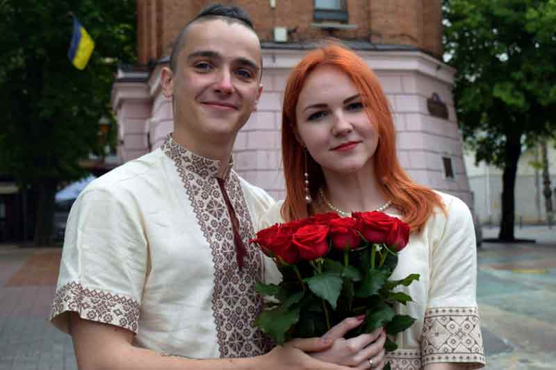 Бум патріотичних весіль серед вінничан: поранений солдат одружився з волонтеркою, а син волонтера – з донькою ветерана АТО