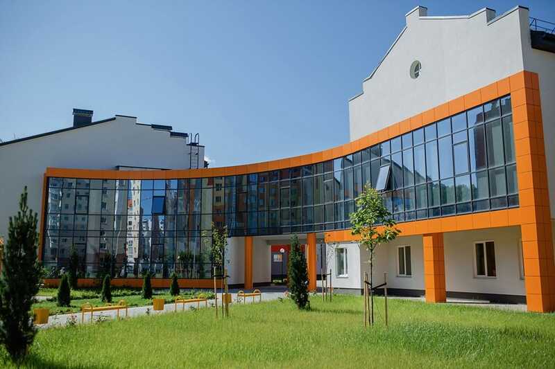 1100 заяв у нову школу на Поділлі у Вінниці подали батьки школярів