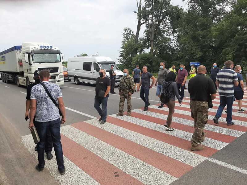 50 фронтовиків у Лисогорі під Вінницею перекрили трасу на Хмельницький! (відео) (ОНОВЛЮЄТЬСЯ)