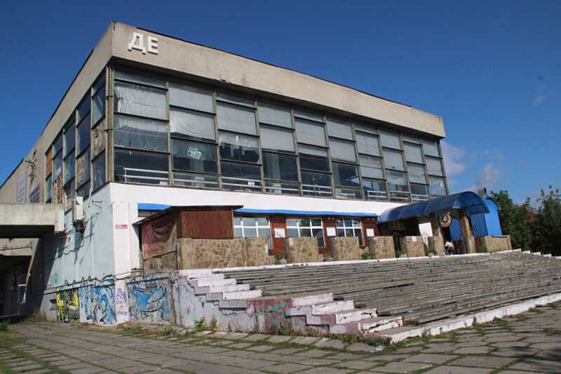 Вінничани просять навести лад біля кінотеатру “Росія”